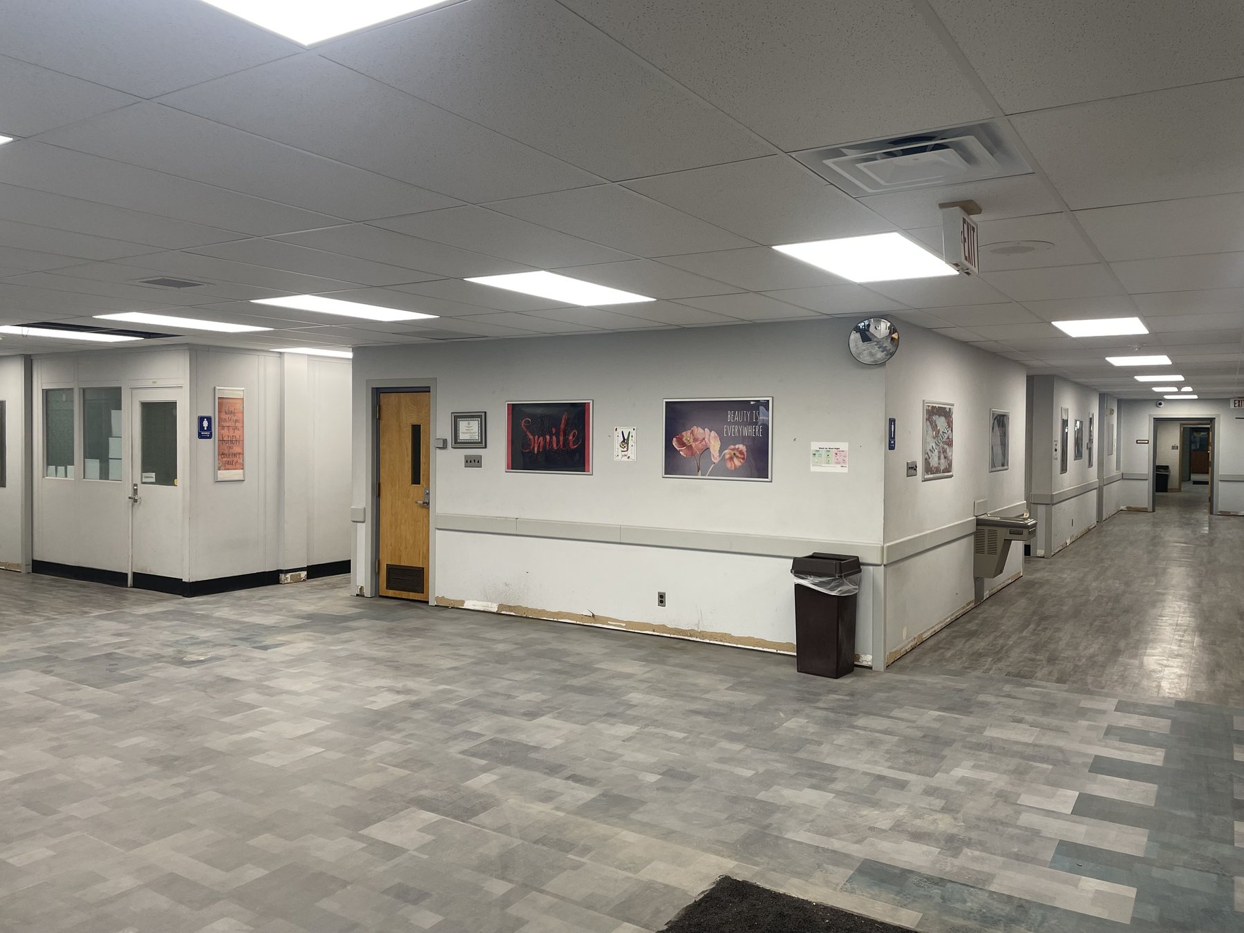 Finished suspended ceiling in a commercial corridor