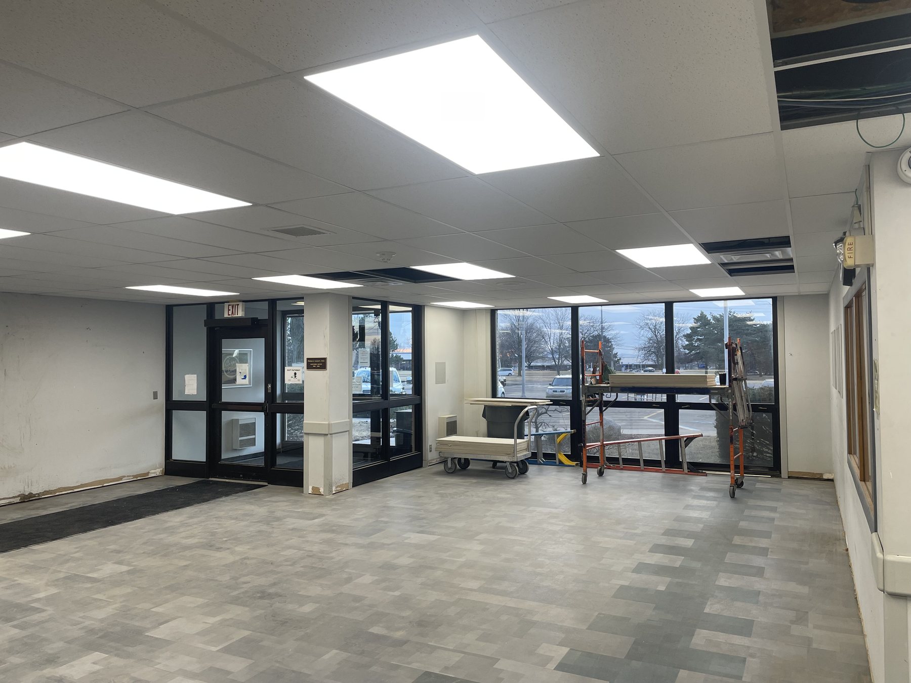 Finished suspended ceiling in a commercial lobby